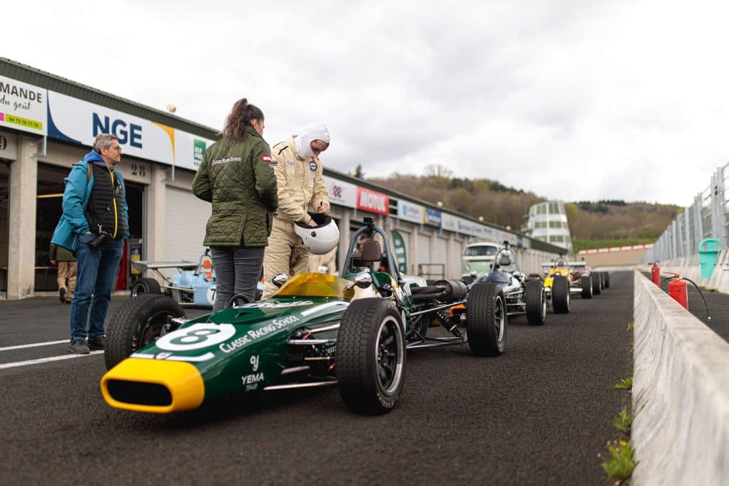 Driving experience at the Charade circuit - Classic Racing School